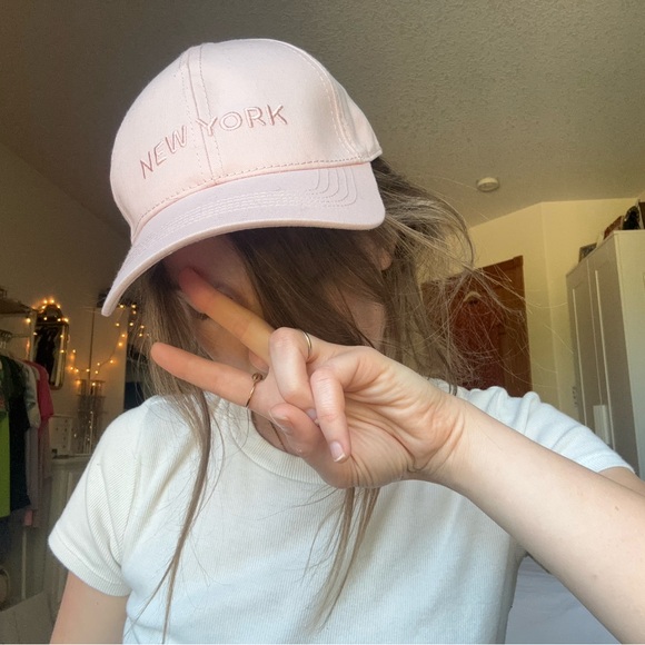 h&m baby pink embroidered new york baseball cap - Picture 2 of 8